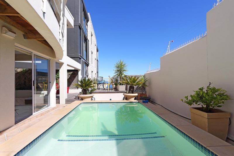 3 Bedroom Property for Sale in Sea Point Western Cape